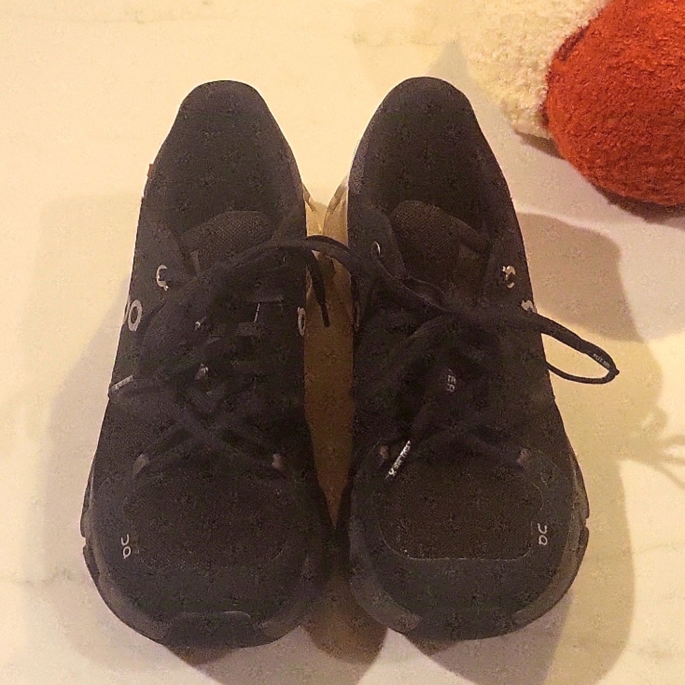 ONCLOUD 4 SIZE 7.5 RUNNING